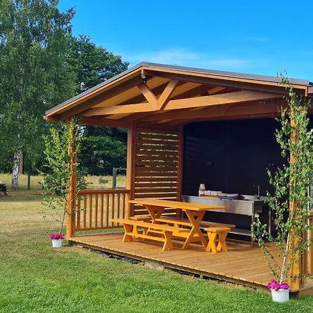 Kempings Stieres Un Majas Virtuve Upesgriva Exterior foto