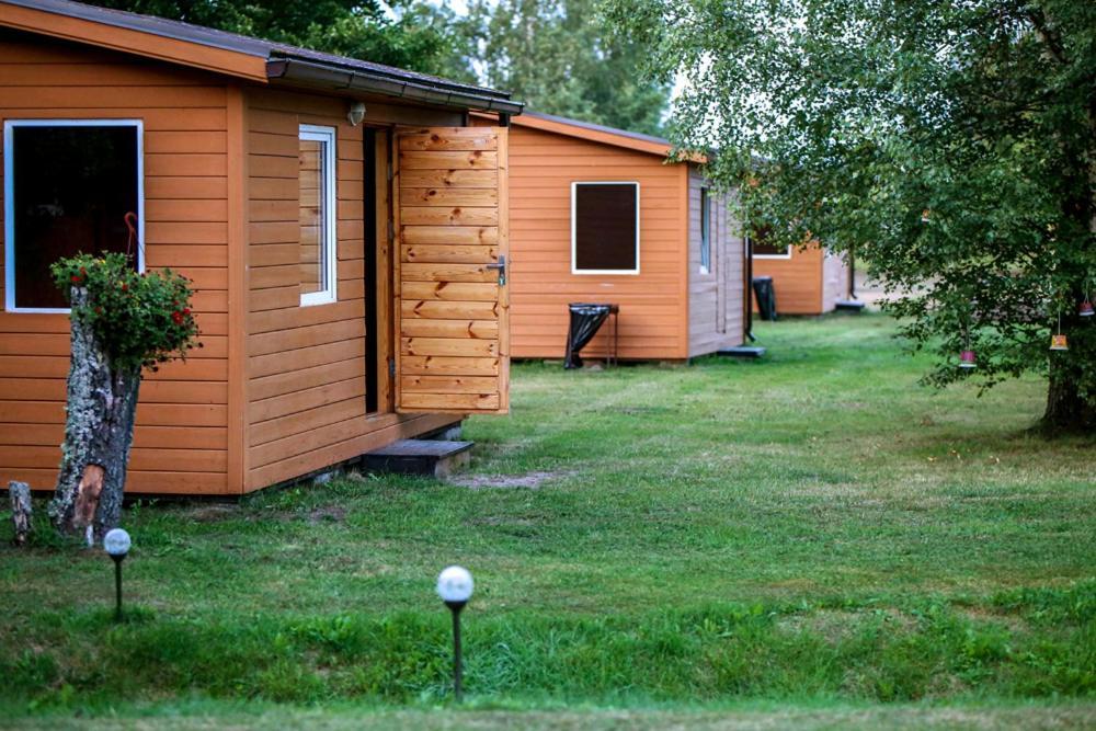 Kempings Stieres Un Majas Virtuve Upesgriva Exterior foto